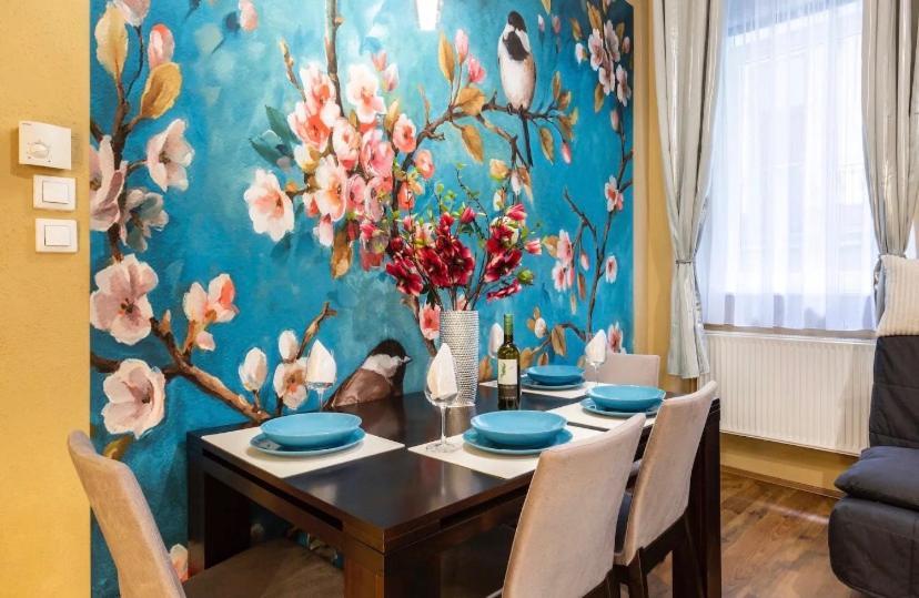 Cherry Blossom Designer Apartment In The Center With Free Parking Boedapest Buitenkant foto