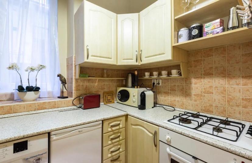 Cherry Blossom Designer Apartment In The Center With Free Parking Boedapest Buitenkant foto