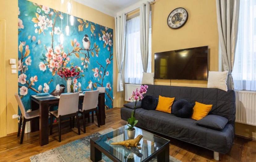 Cherry Blossom Designer Apartment In The Center With Free Parking Boedapest Buitenkant foto