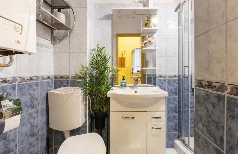 Cherry Blossom Designer Apartment In The Center With Free Parking Boedapest Buitenkant foto